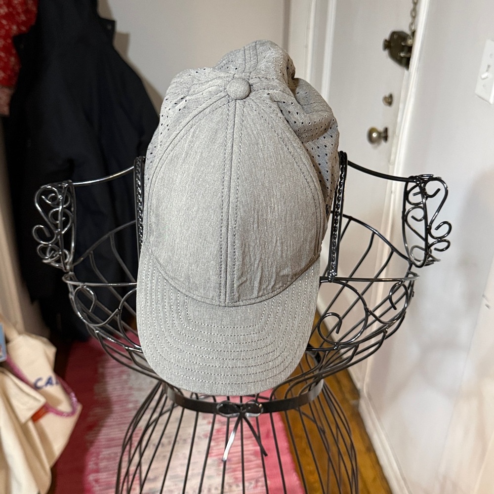 Melin hydro SnapBack hat size 58